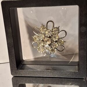 Starburst Silver Floral Vintage Brooch